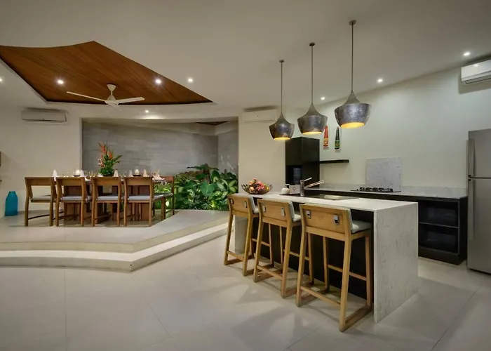 Miro - Luxury, 3 Bed, * Seminyak (Bali)