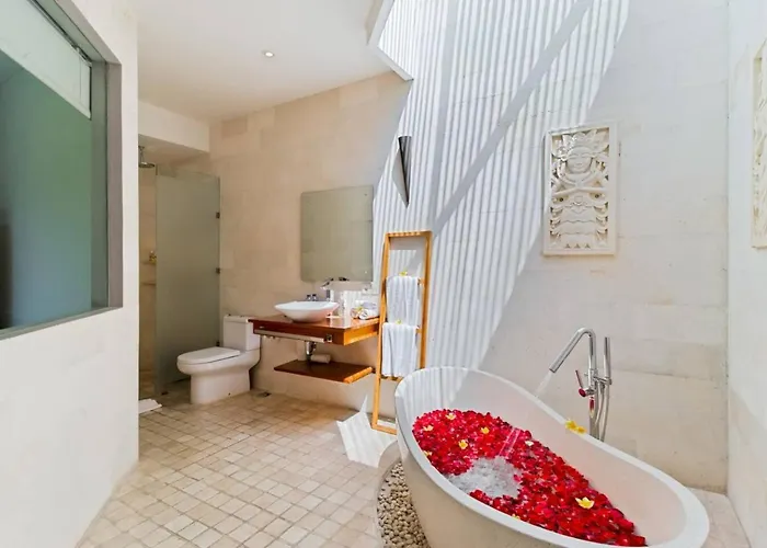 Miro - Luxury, 3 Bed, Villa *