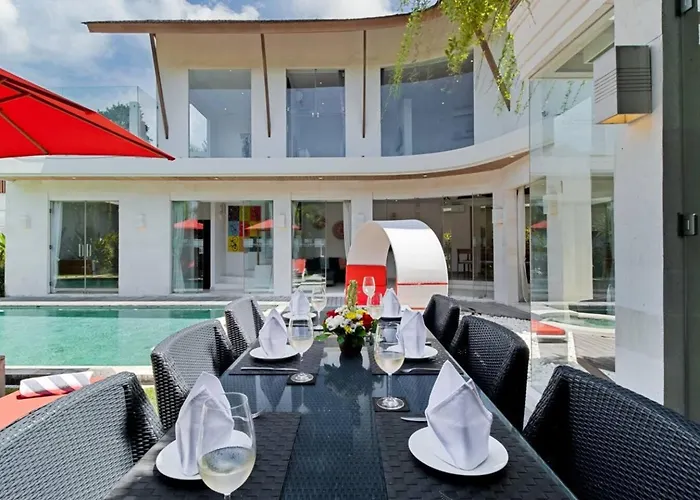 Miro - Luxury, 3 Bed, * Seminyak (Bali)